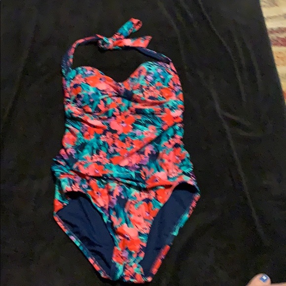 Bathing suit - Picture 5 of 7